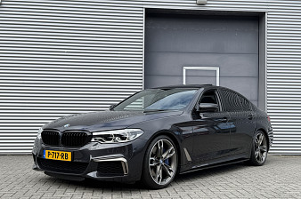 BMW 5 Serie M550i xDrive High Executive I Aut. I 463 PK I Leder I Schuifdak I Carplay